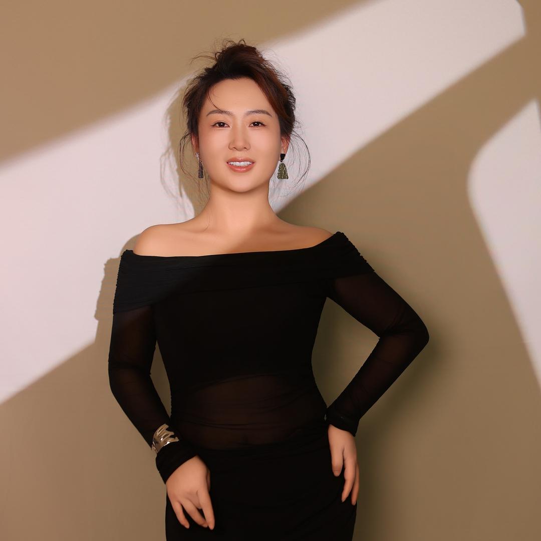 芭莎国际美容美发  淑霞
