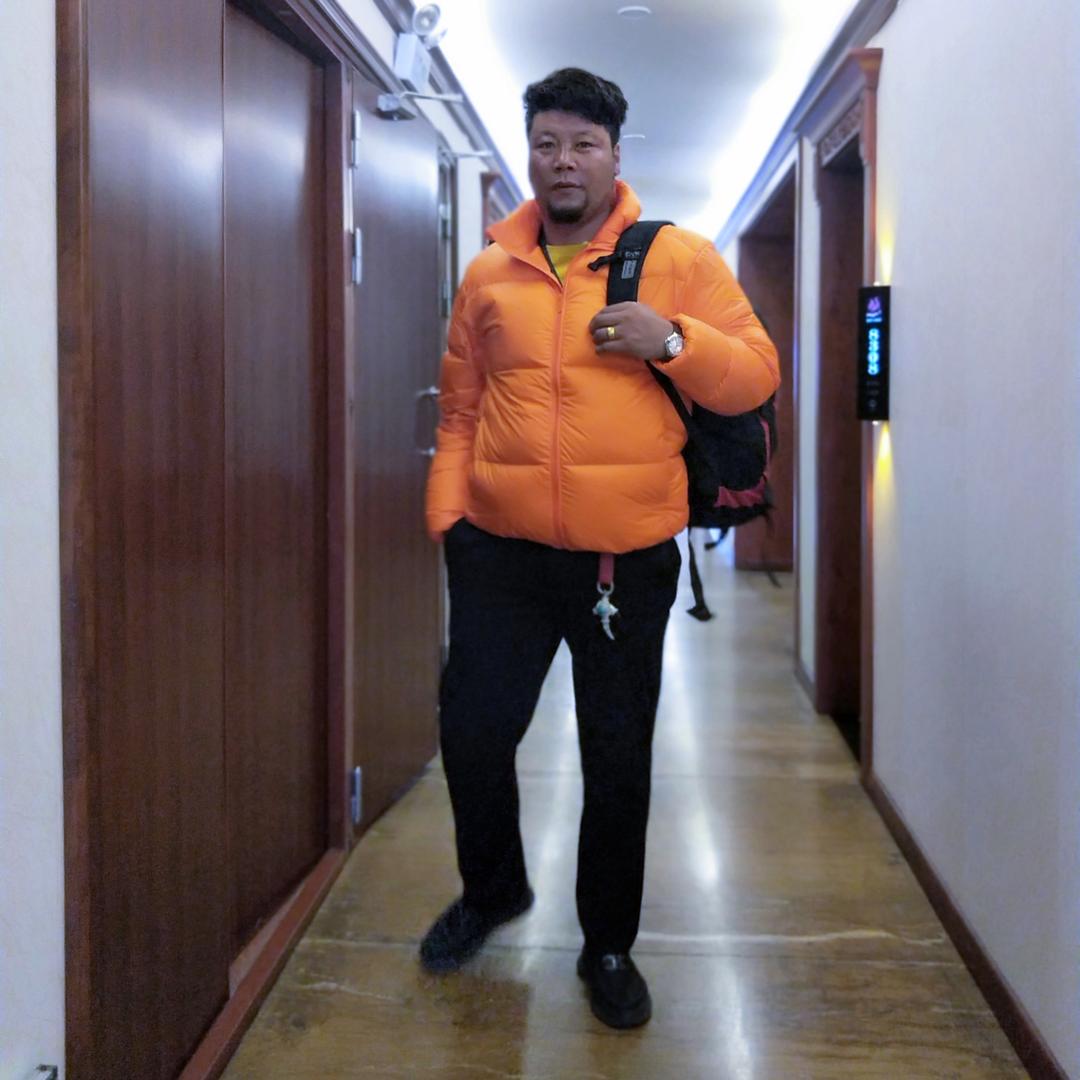 拥忠次旺