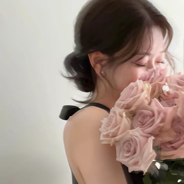 玫瑰藏在爱意里 .🥀