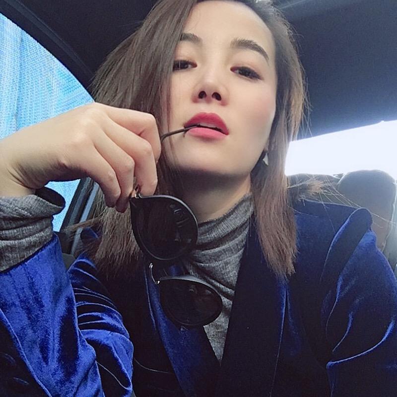 洛思哲·LOSSIZHE-艾苏婷服饰