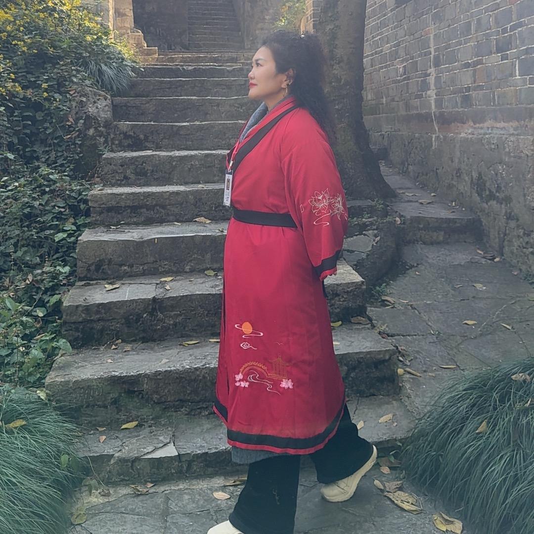 东方心里学心聊师公益爱心大使小橙子姐