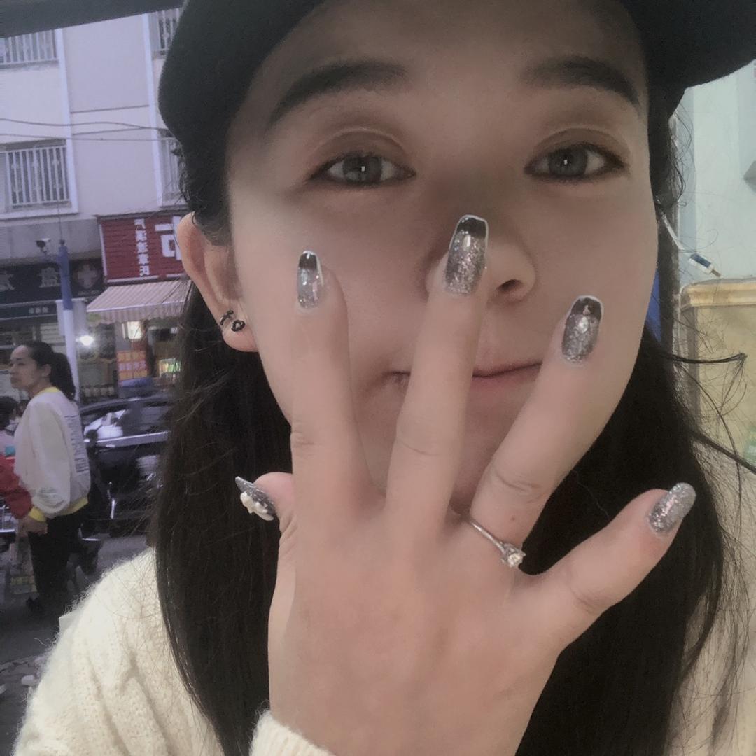 七星关区丽绣美甲店