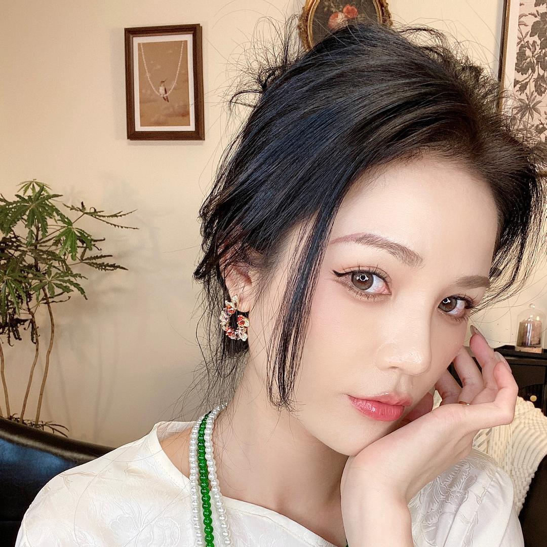 小雪儿呐（请叫我庄亦菲⁵⁶⁵⁸）