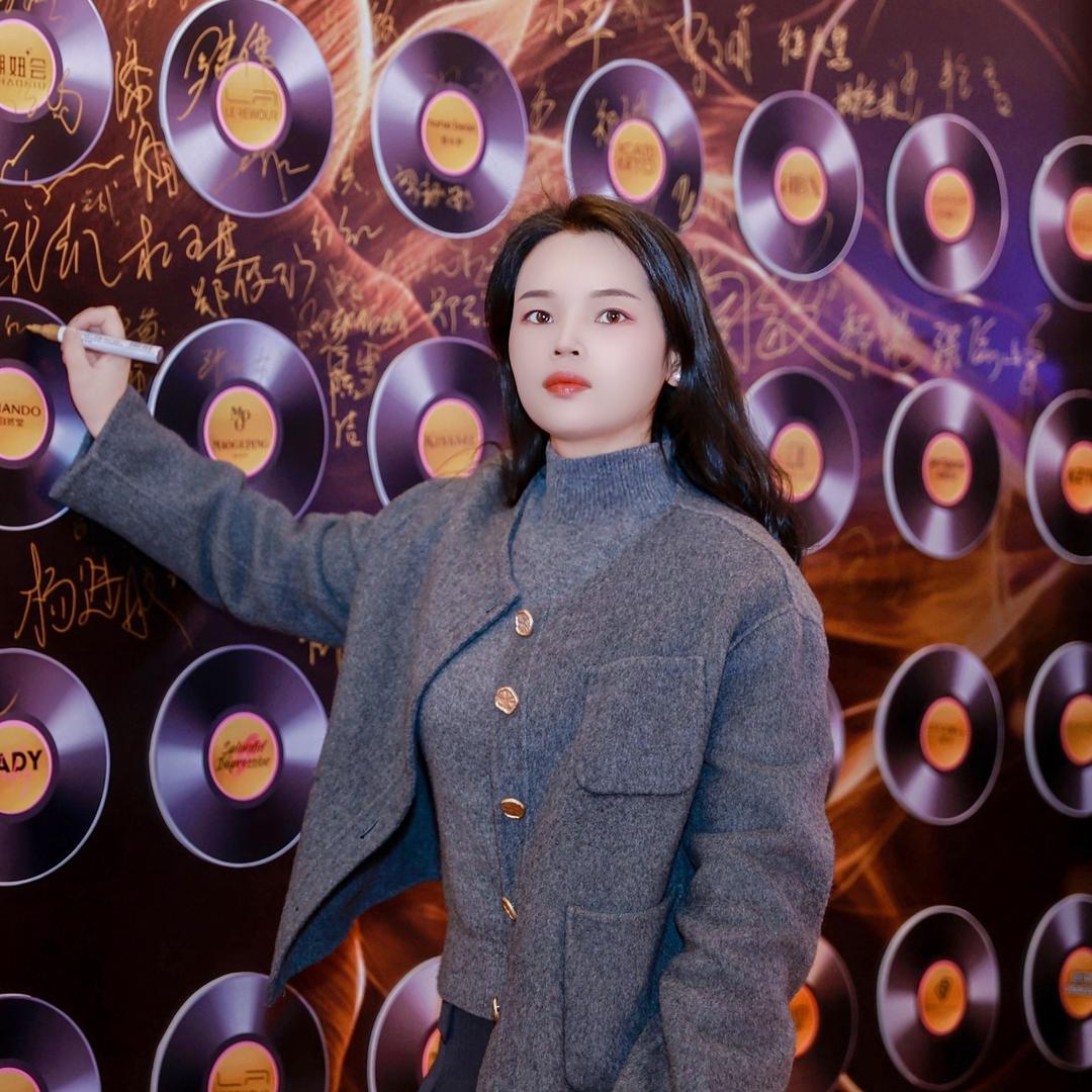 婺源唐三彩红红（书乡店）