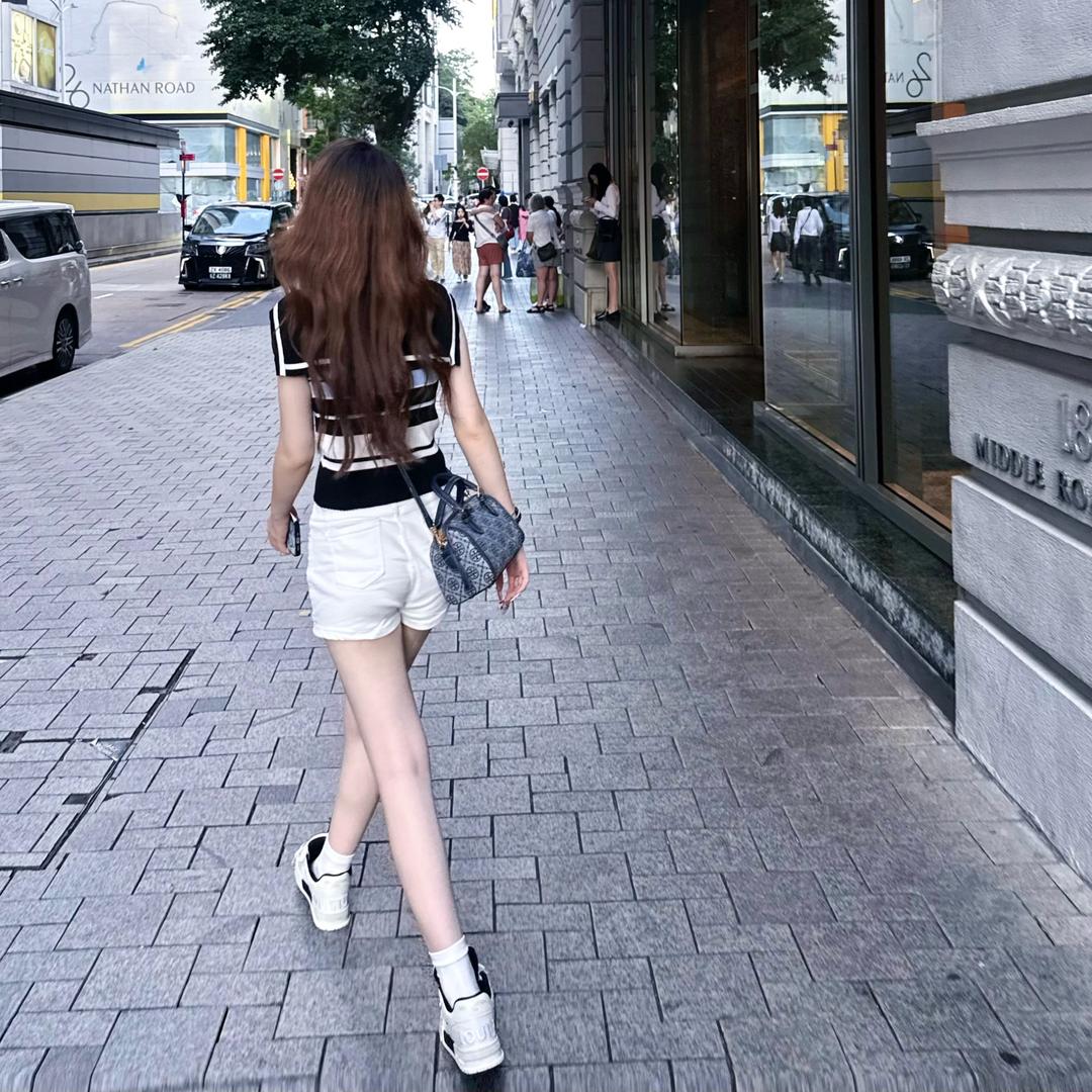 鱼少៸៸᳐