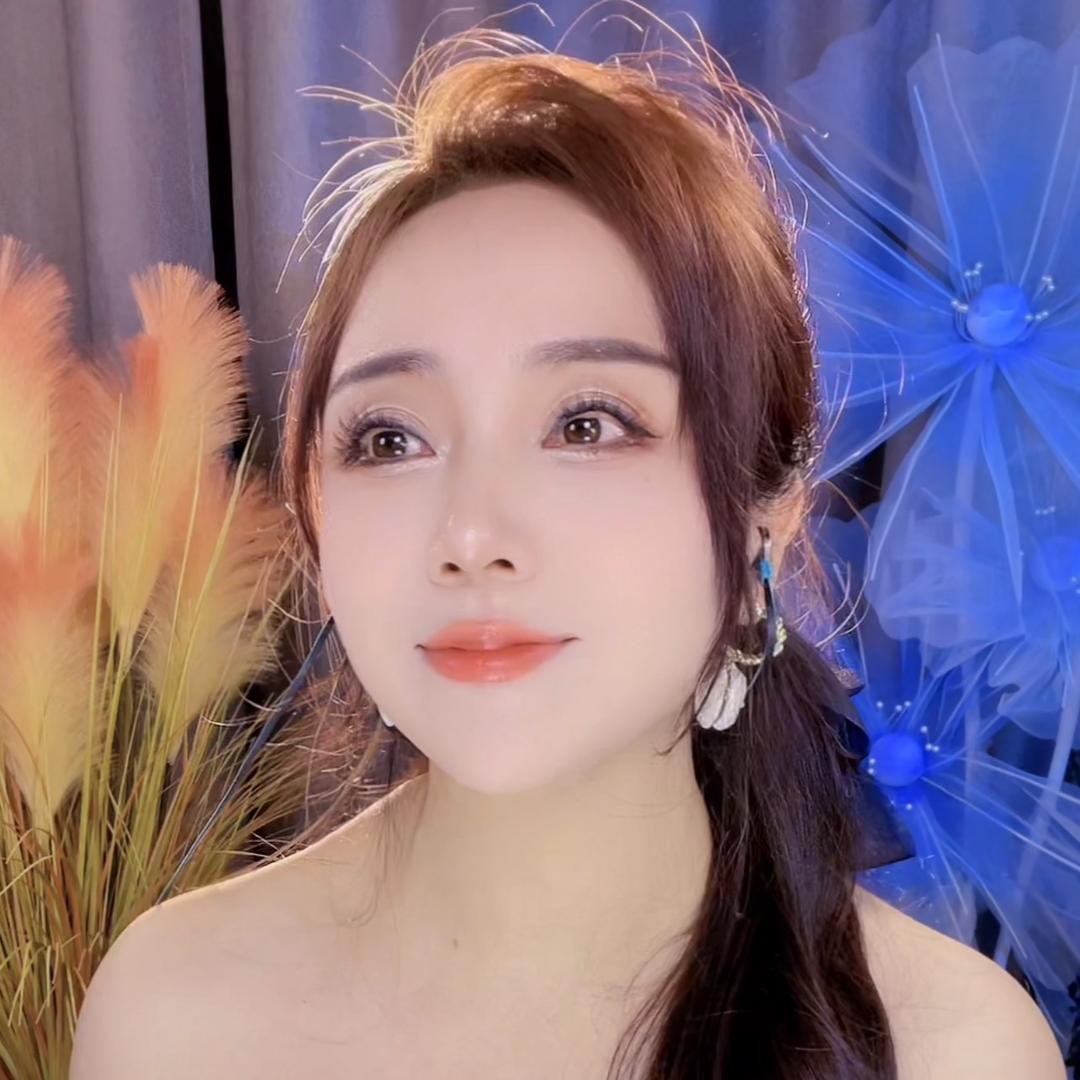 辉儿爱唱歌（我的名字付禾雅）