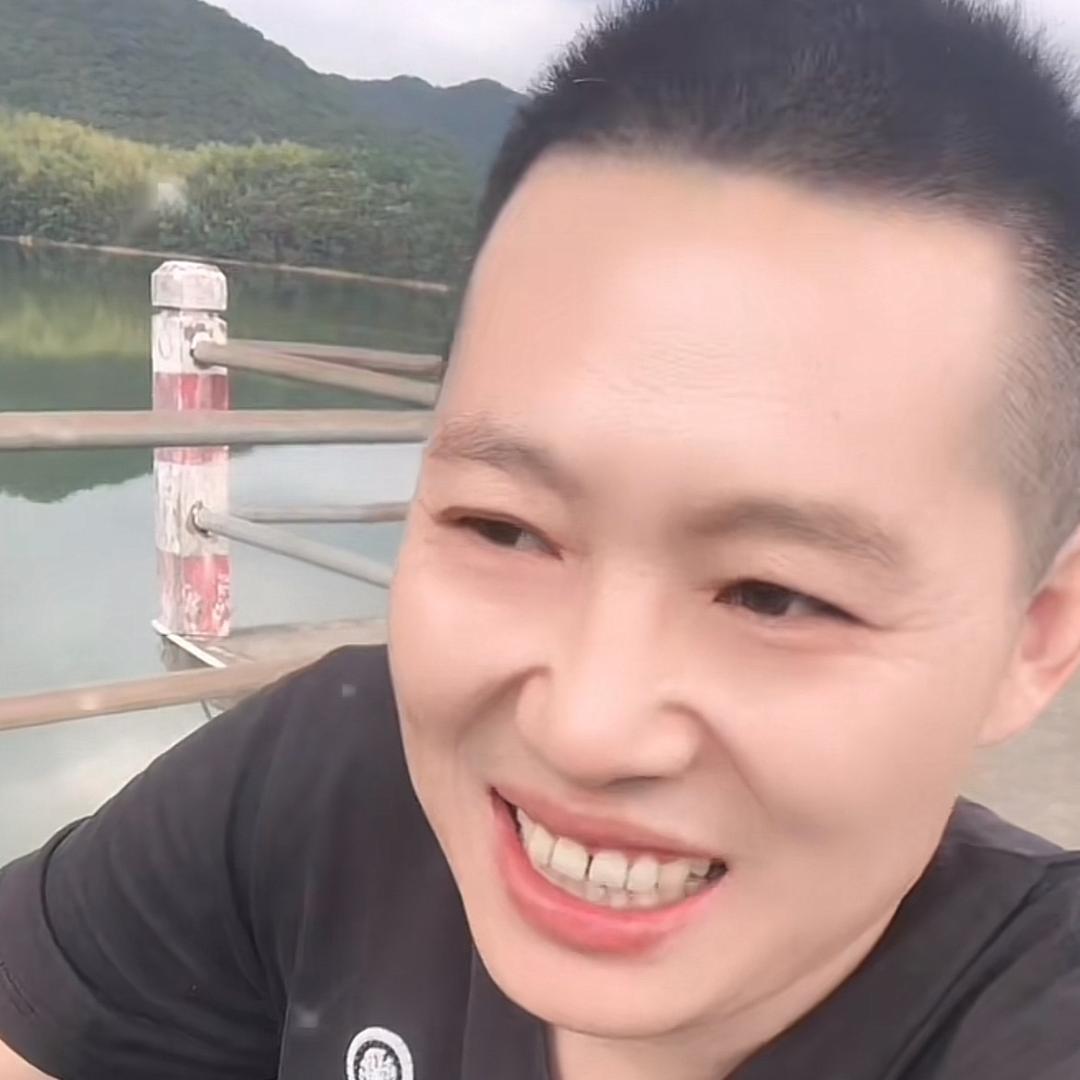 开心的刘哥哥❤️❤️