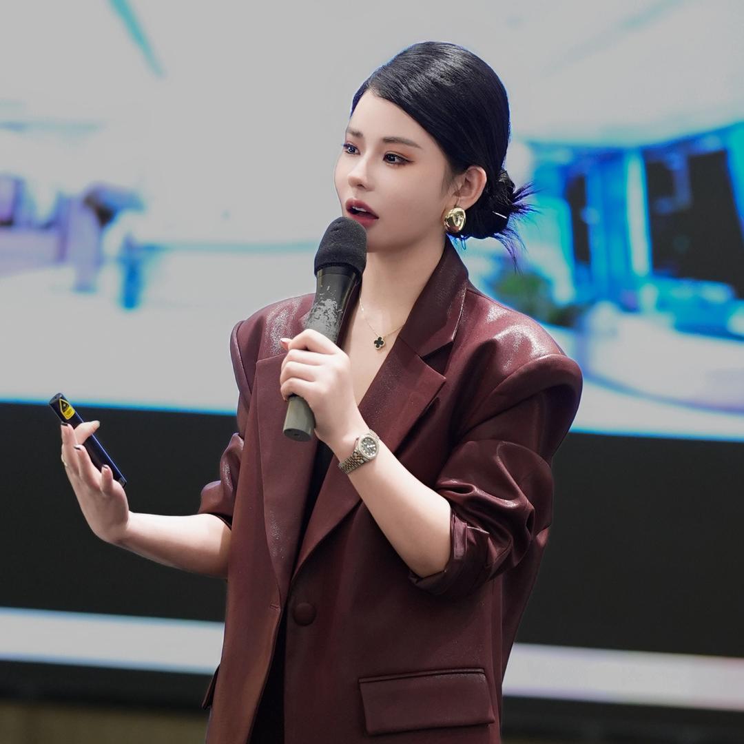 刘莉（专注女性变美·创业）