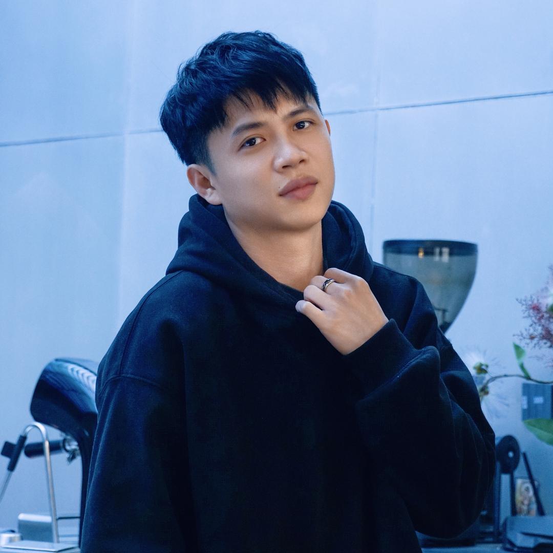 Ly_梁