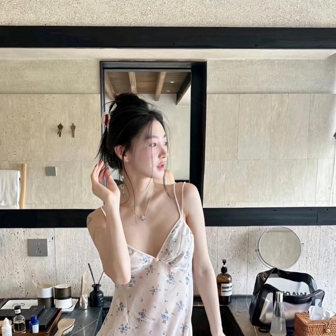 李温柔.