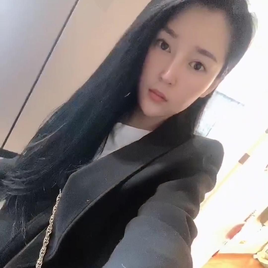 张妍