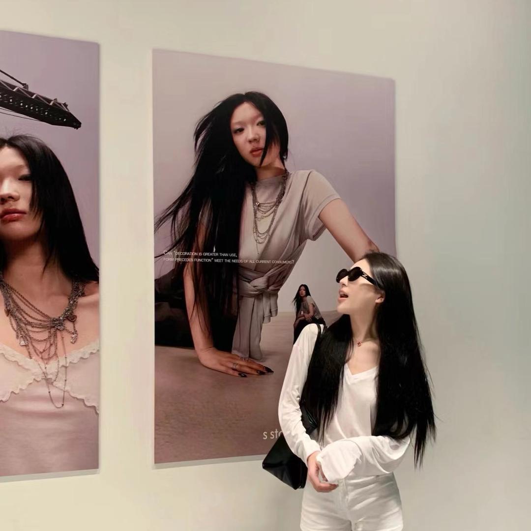 @ 丽