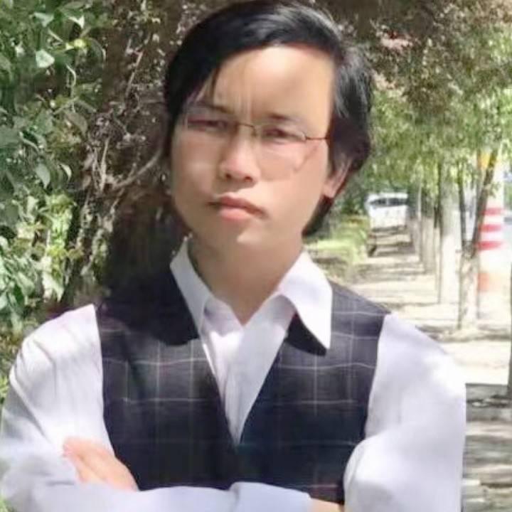 鹰栖寒梅