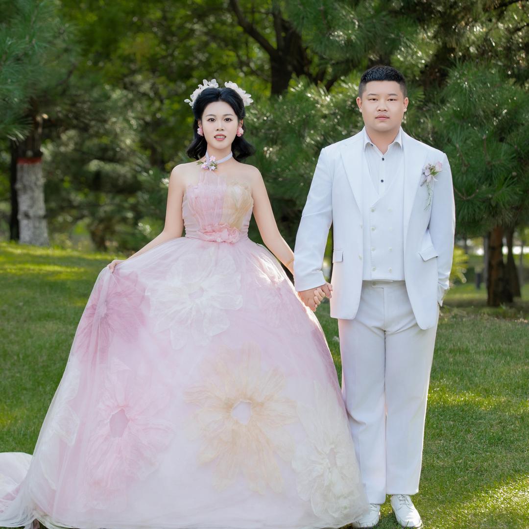 不知名美女