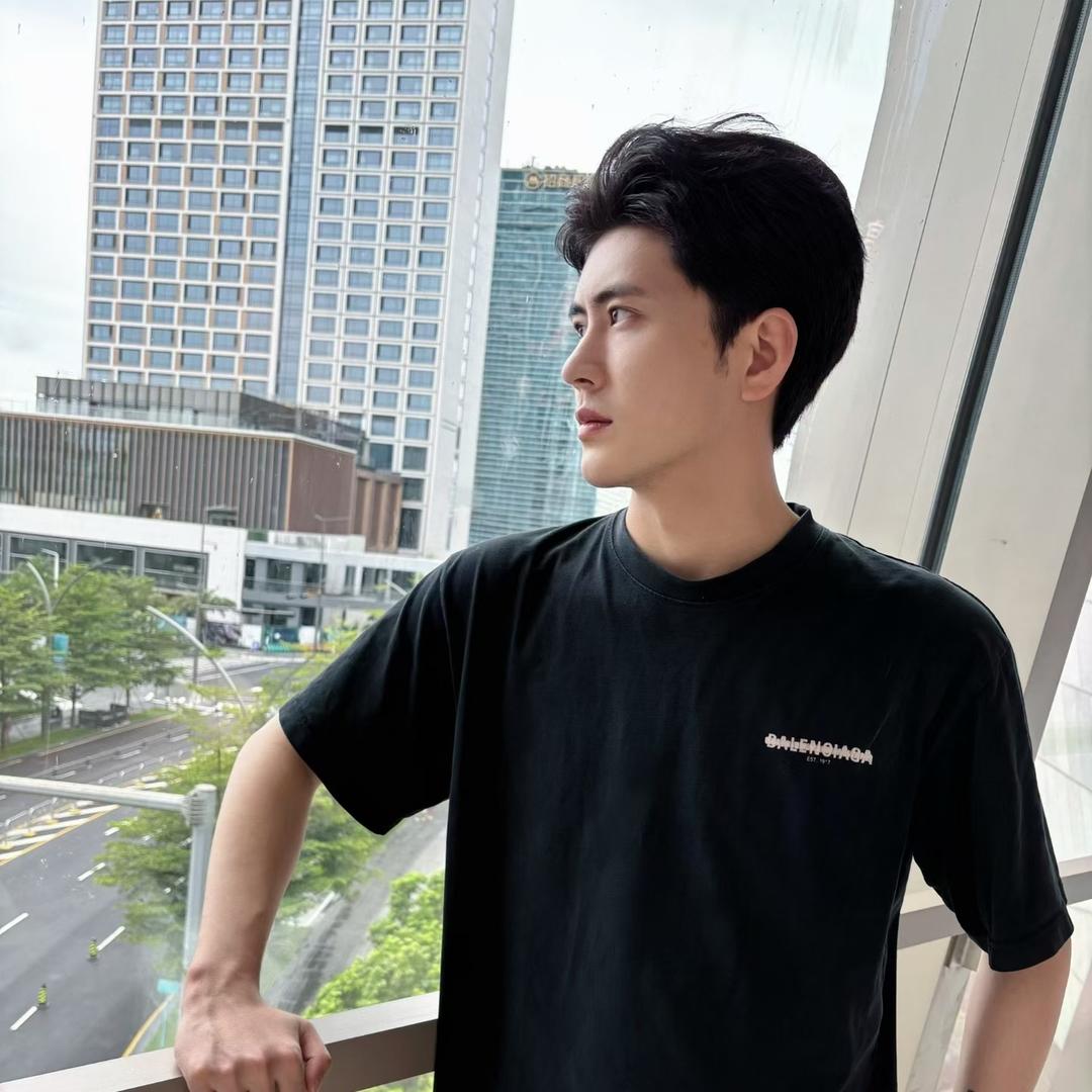 牛爷爷cos性感猫娘勾引隔壁人妻壮壮妈