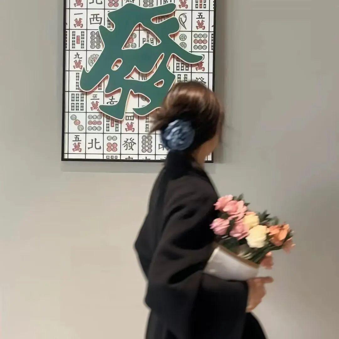 小赵要亲亲