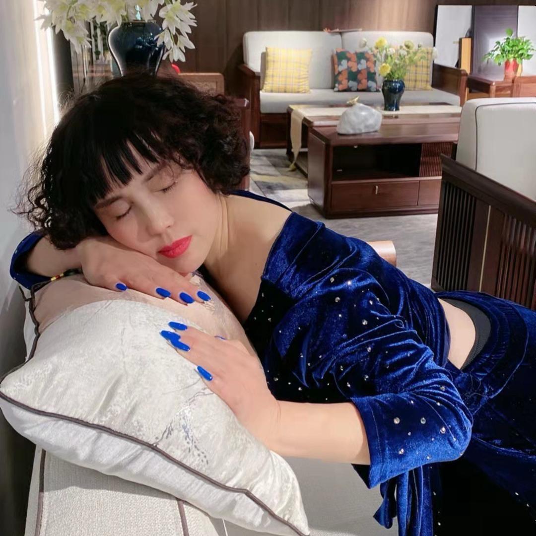 大娘们红红探保定