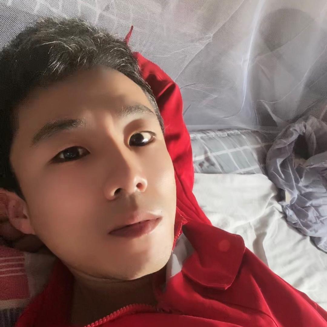 一总妞默纣