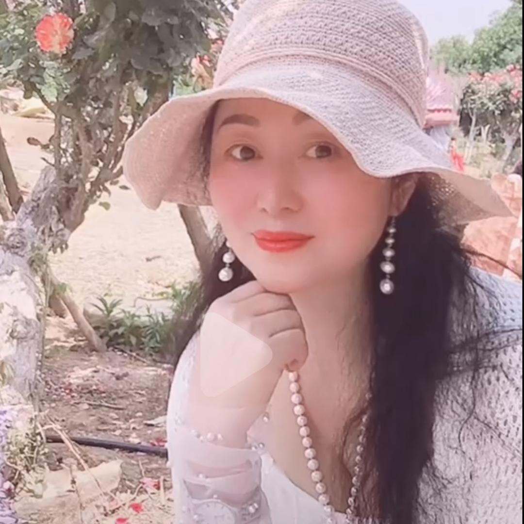 依依