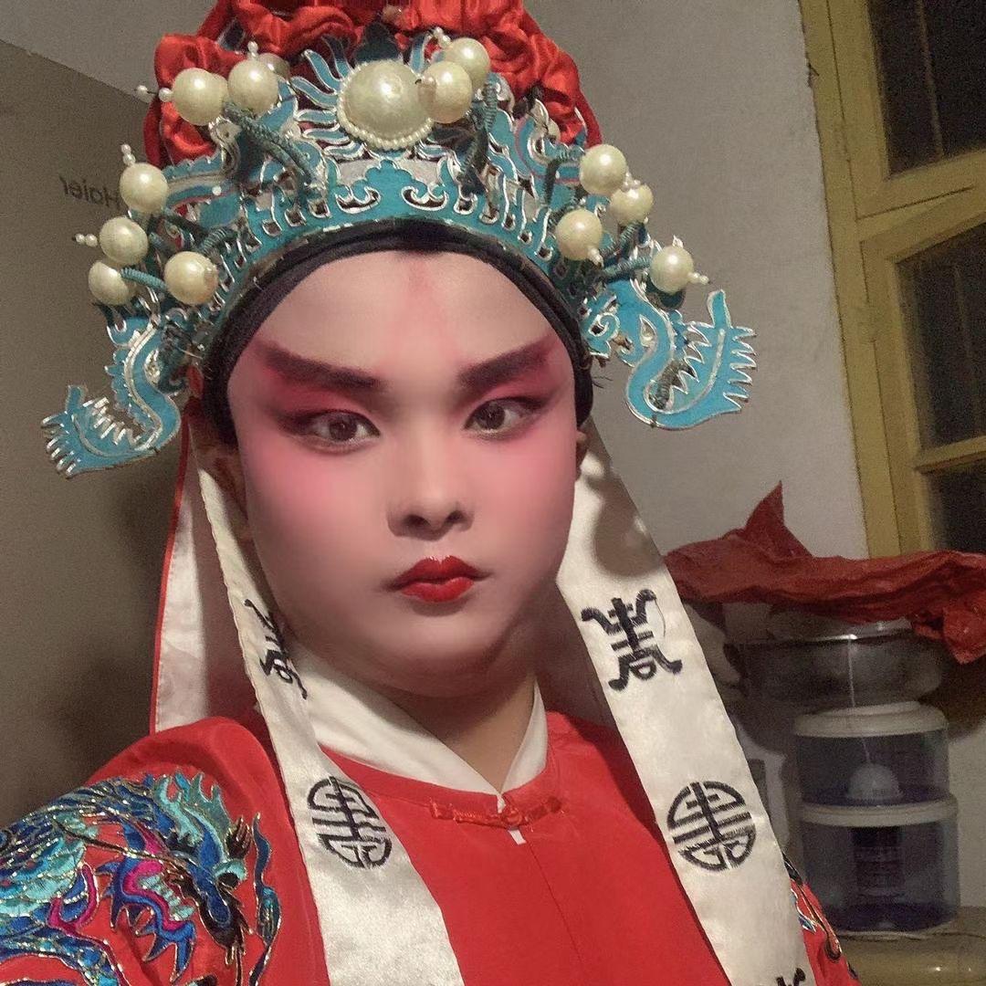 抚州市黄公子采茶剧团   团长黄公子