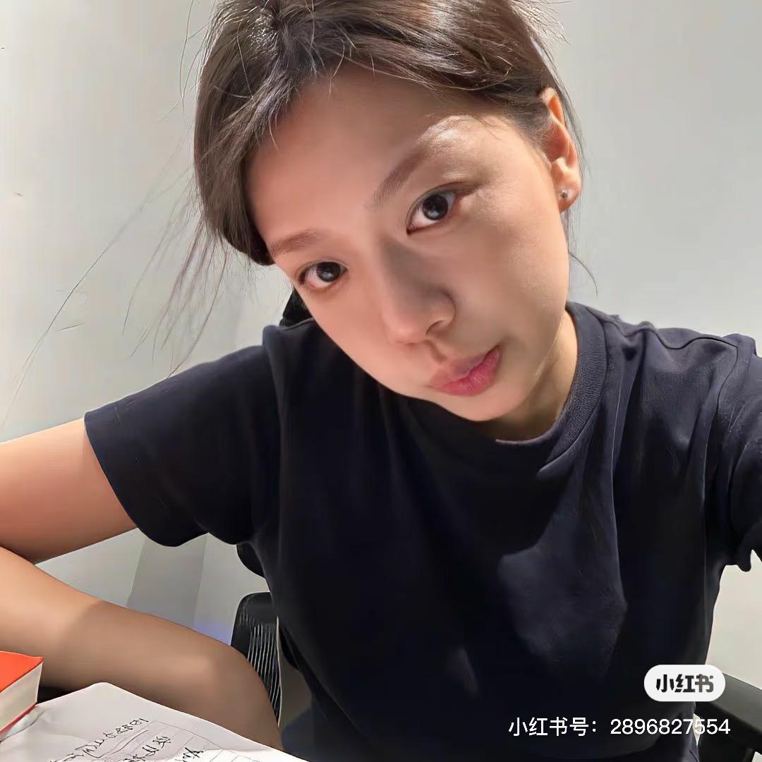 李李.