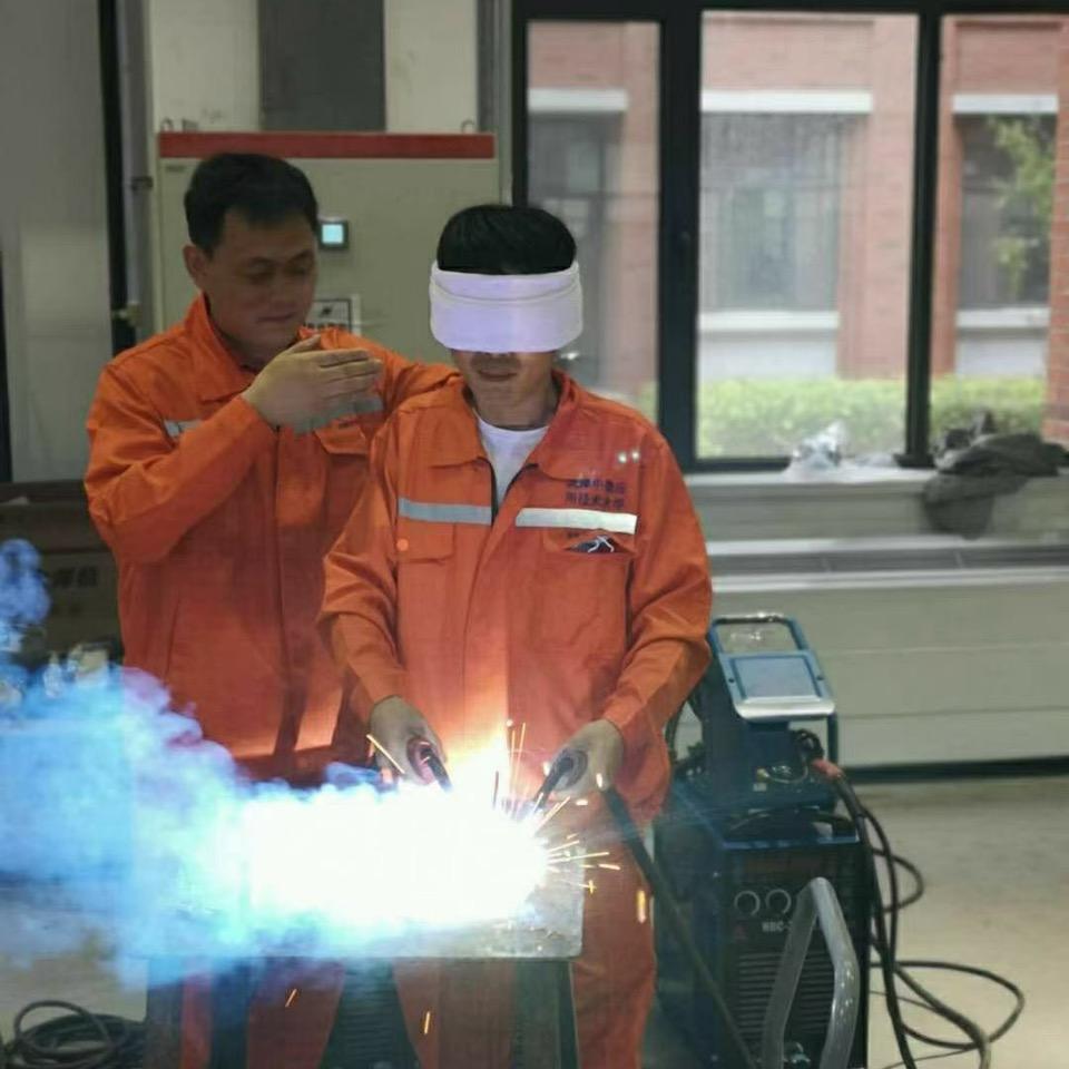 吉力电焊工培训氩电联焊培训张老师