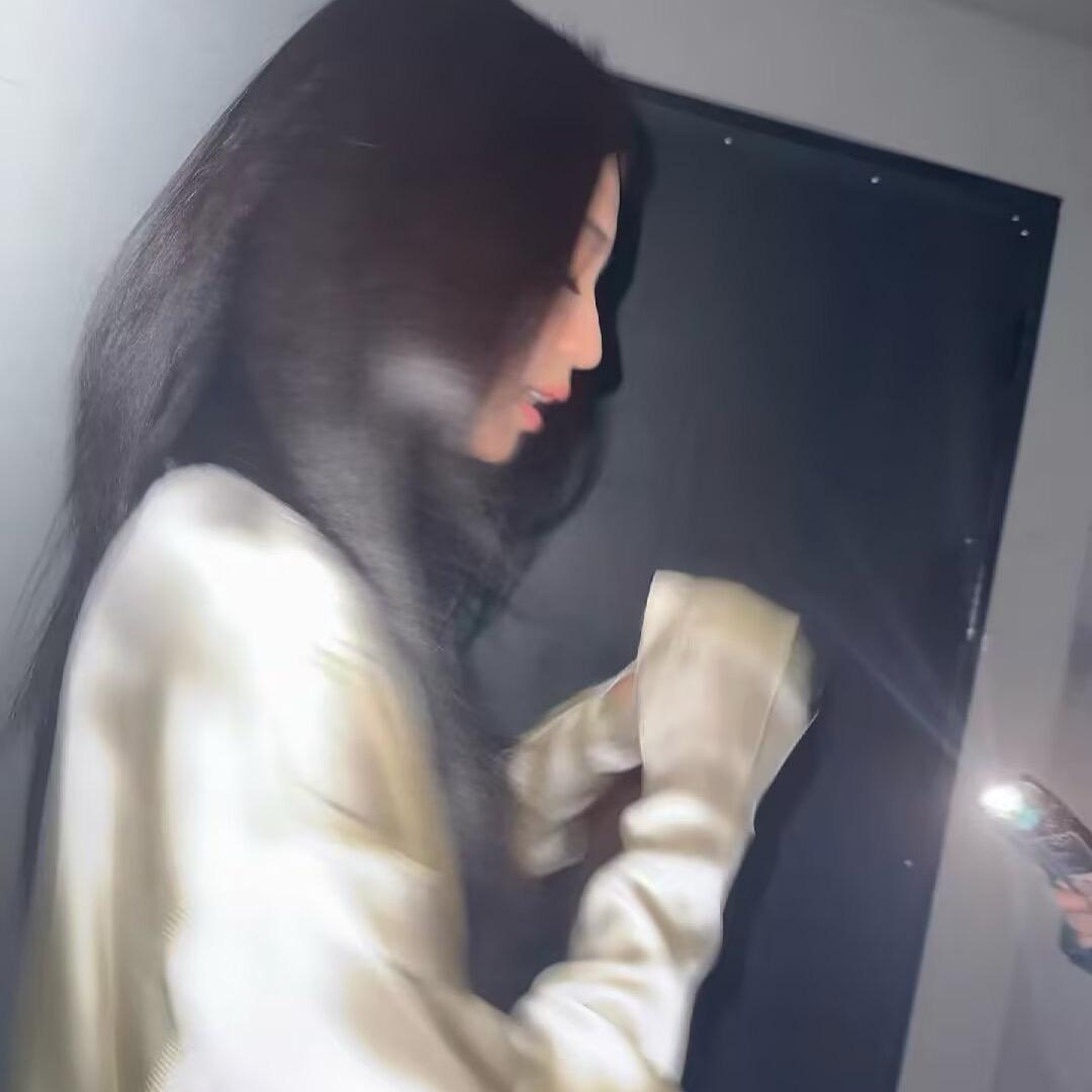 L_