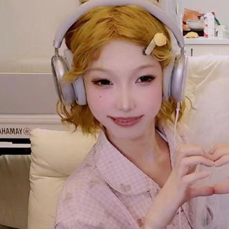 💡江畔何人初见雪🍬