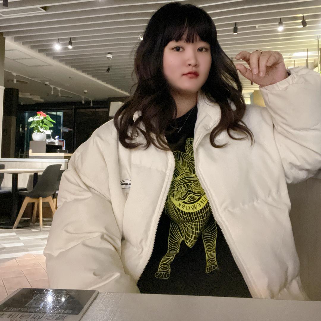 萌萌腿长一米八