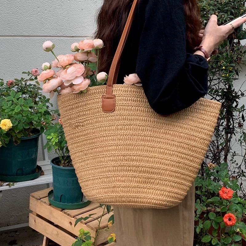 小乐子草编包工厂