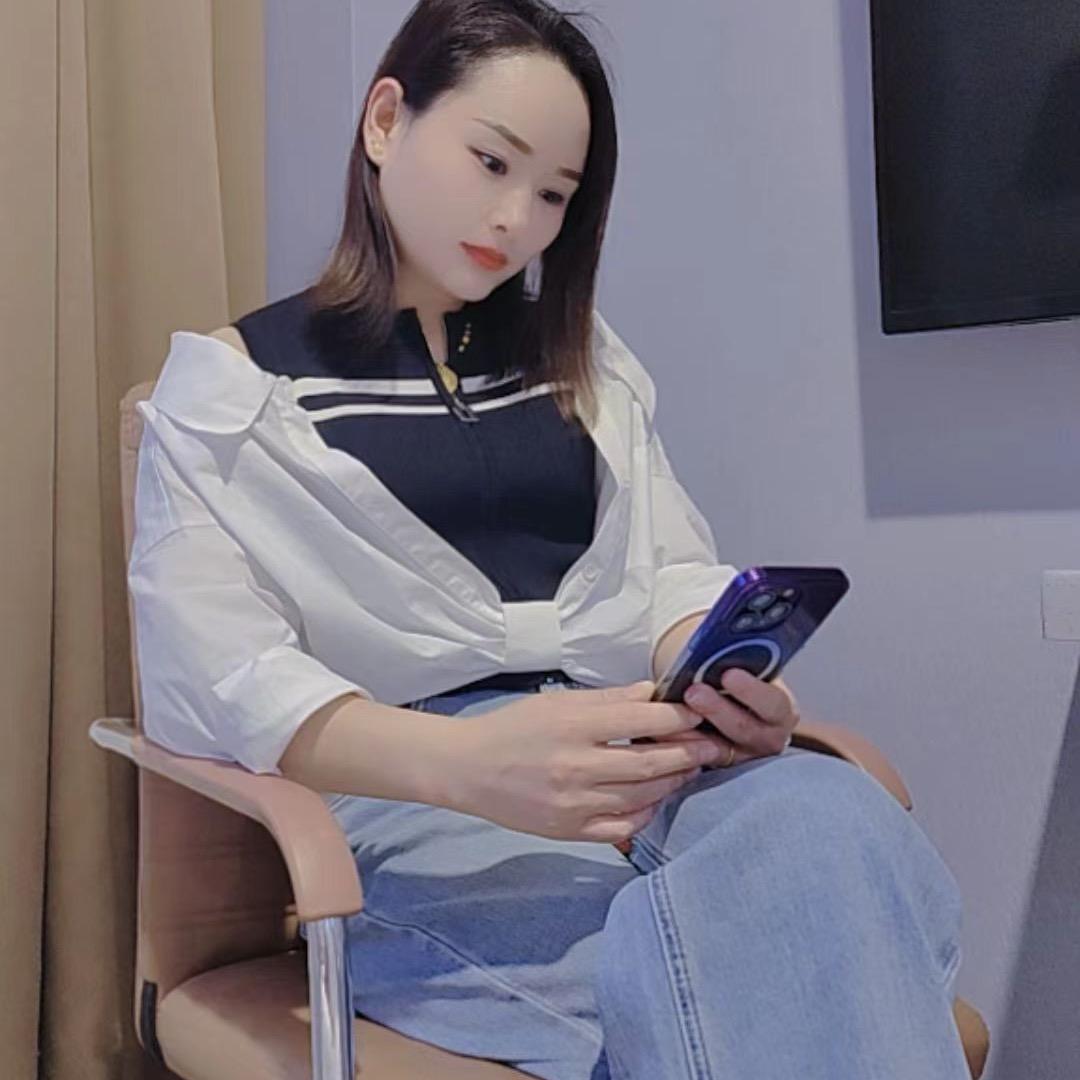 比花还妖艳的笑容😜😜