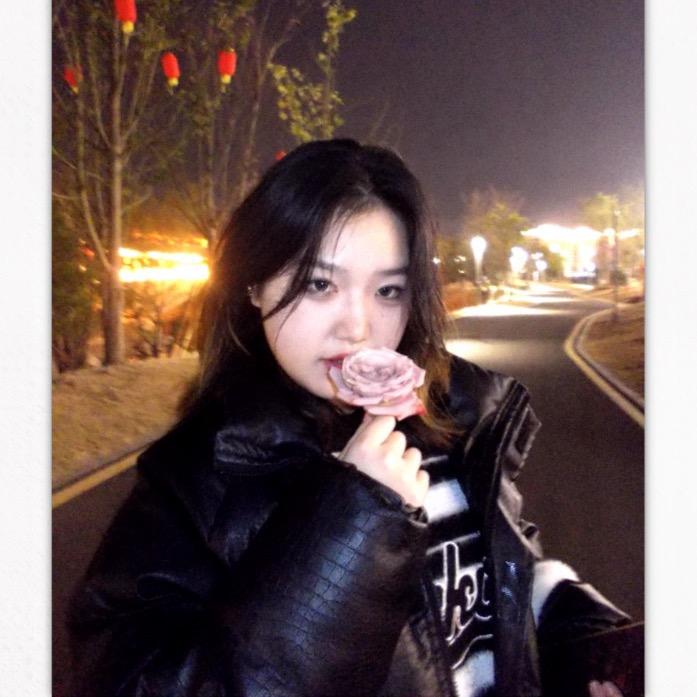 嗷呜一口小汤圆