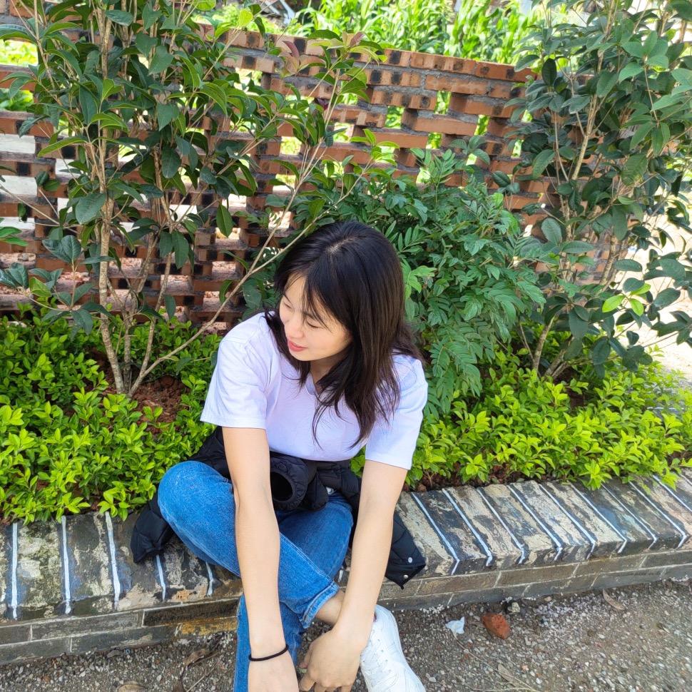 一张不够花～易。   烁。