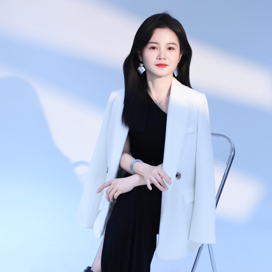 丽丽：理肌王后 斑敏痘皮肤管理（招代理）