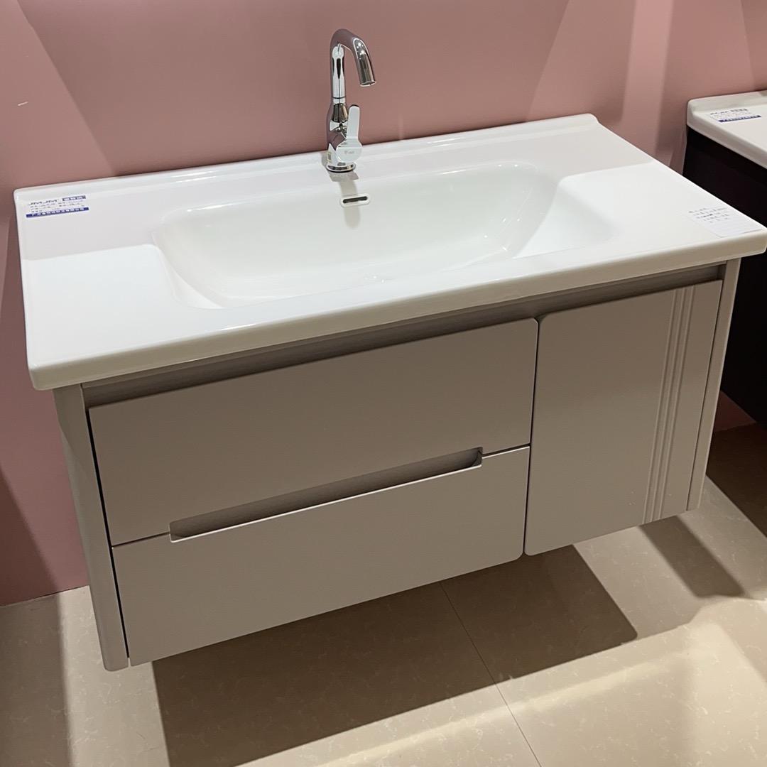 卖卫浴的小姐姐