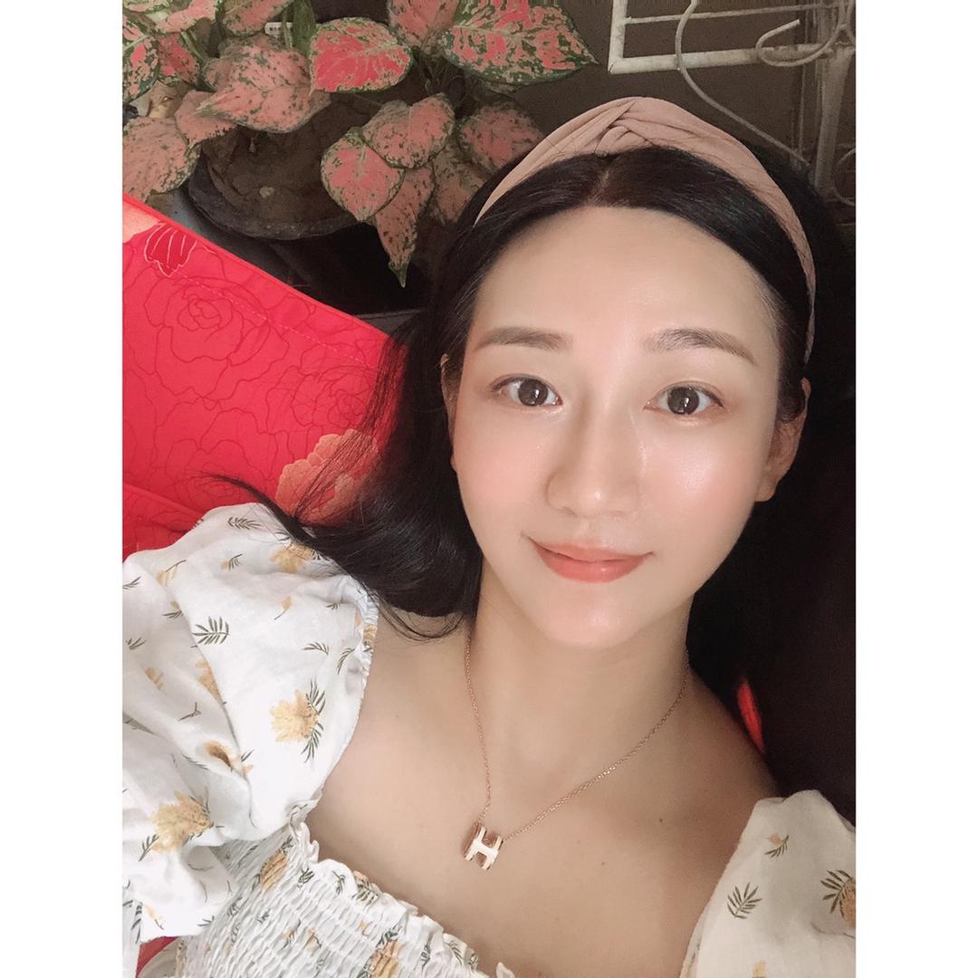 思彤