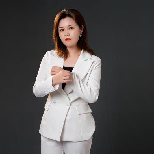 平南县小燕子幼儿园韦园长