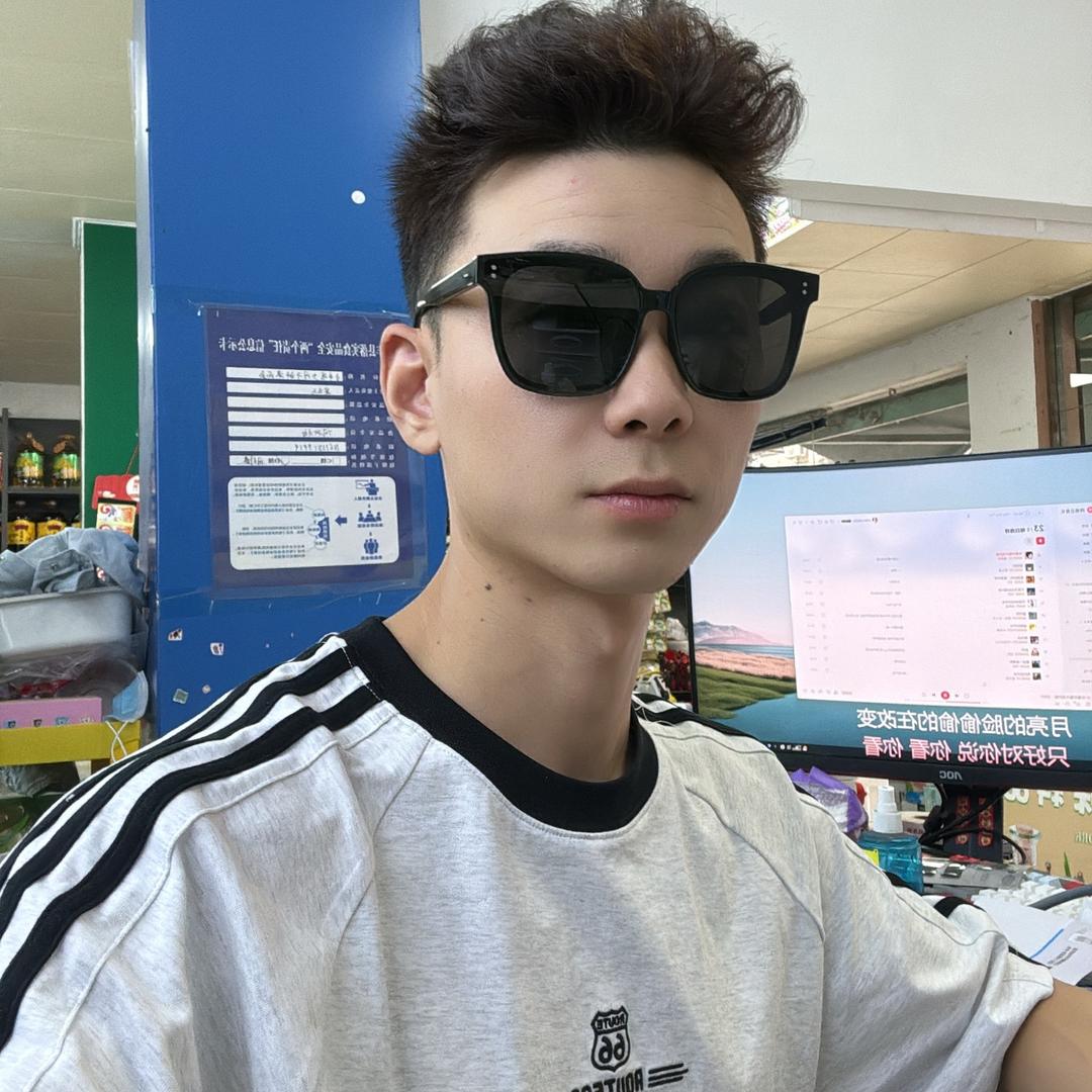 低调De潇洒哥