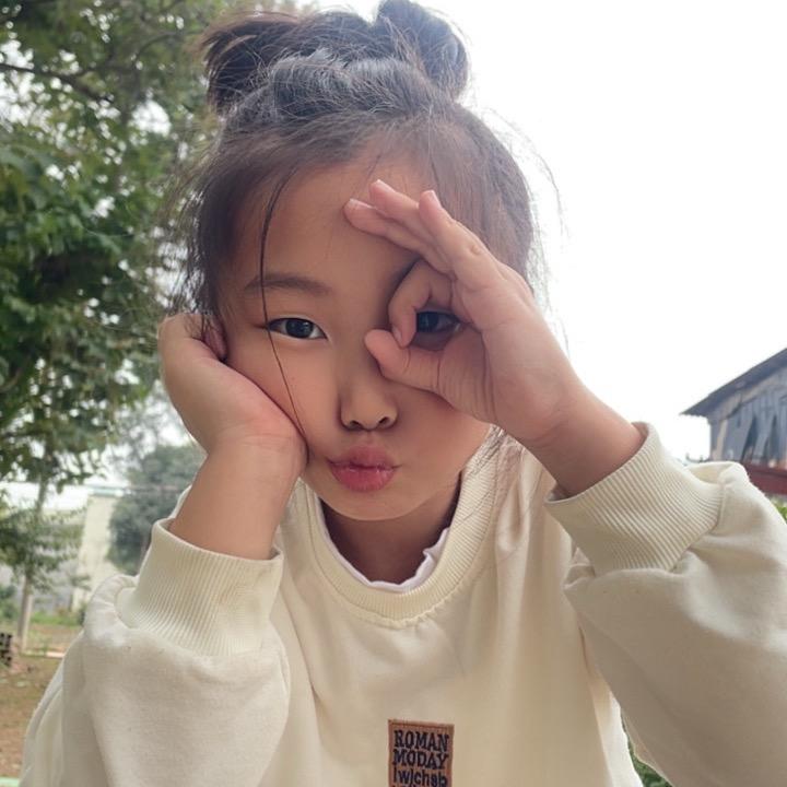 👧🏻    是小五月👼🏻呦🌻