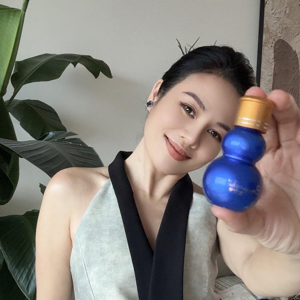 宝韵诗素颜灯泡肌-斓琪