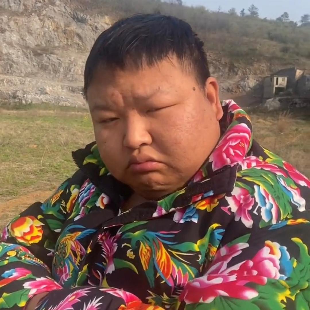 小黑哥(颜值天花板)