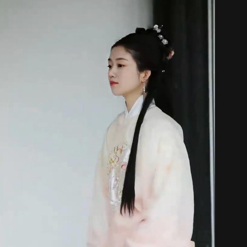 笑笑 （上午10点40首播）