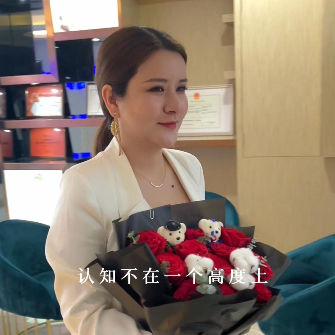 洛尘家人们回家