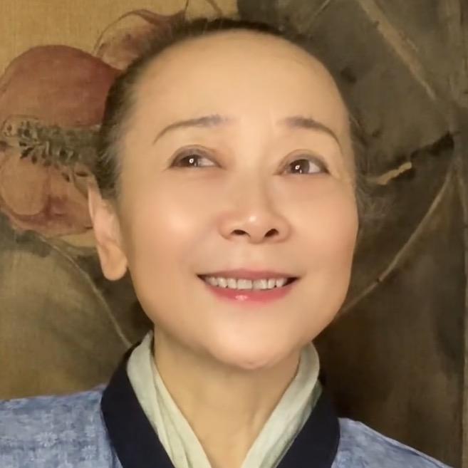 妙施.