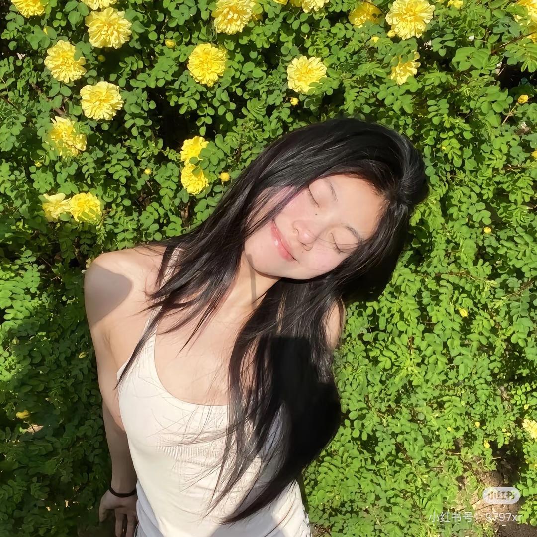 李1君头发很多～