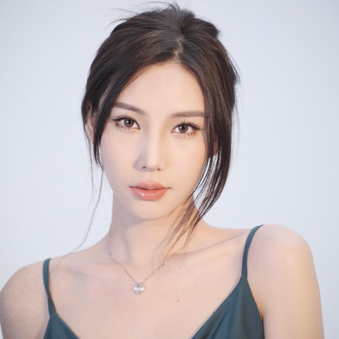 小瑞娜.