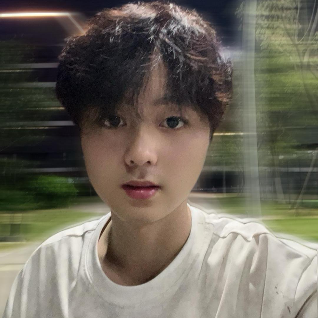 宇豪🦚•子豪大舞台⛹️‍♂️