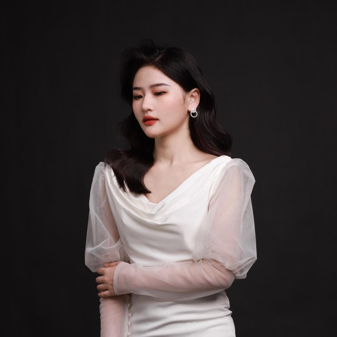 画姑娘装饰画