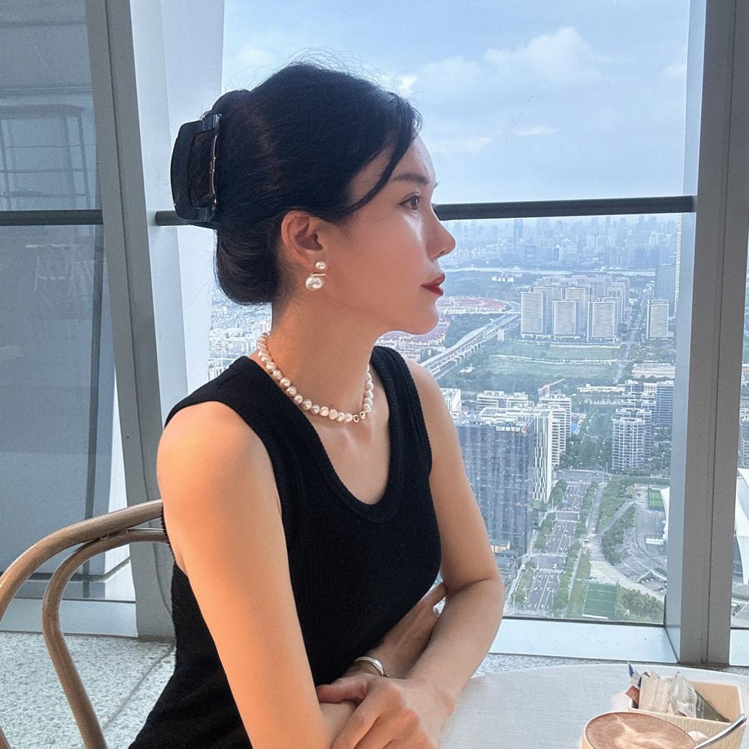 洪波姐姐