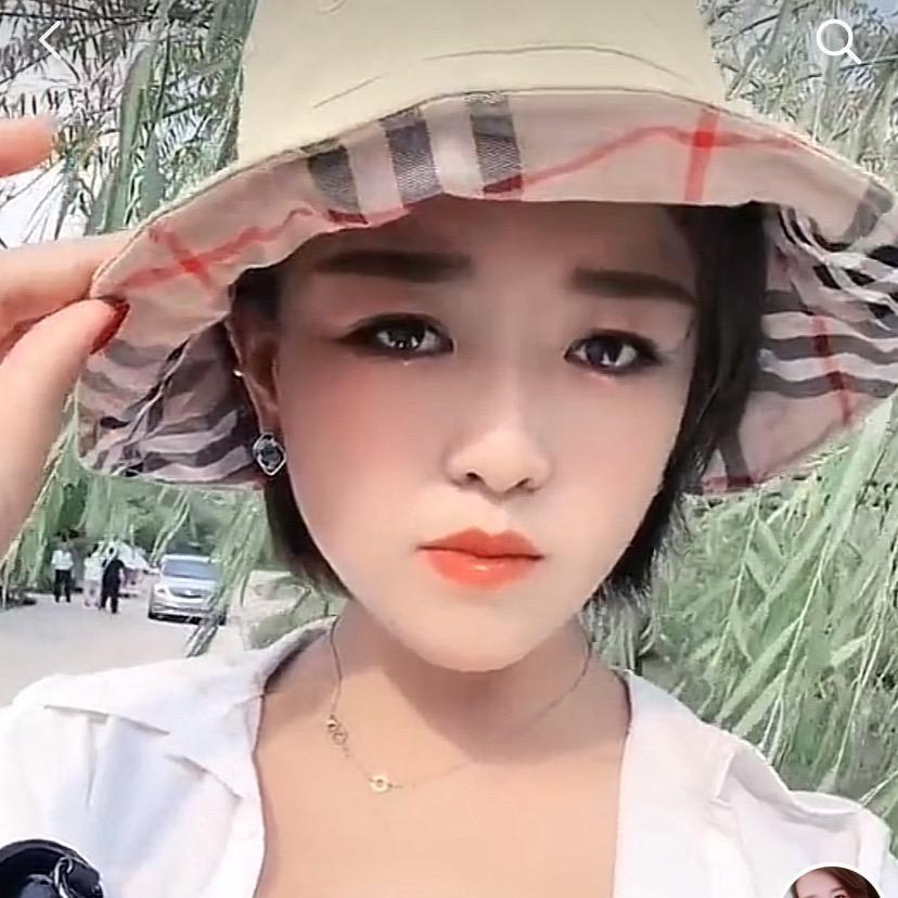 娟娟 (ง •̀o•́)ง (ง❤ε❤